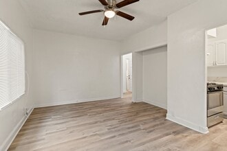 1424 Chestnut Ave in Long Beach, CA - Building Photo - Building Photo