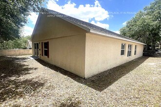 25136 Ironwedge Dr in Sorrento, FL - Building Photo - Building Photo