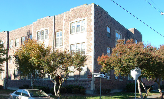 900 Spotswood Ave in Norfolk, VA - Building Photo - Building Photo