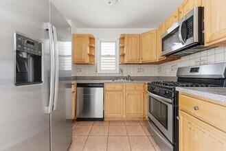 46 Armstrong Ave in Jersey City, NJ - Building Photo - Building Photo