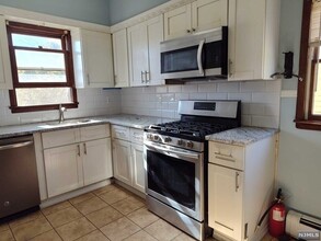 112 Mt Pleasant Ave, Unit 2 in West Orange, NJ - Building Photo - Building Photo