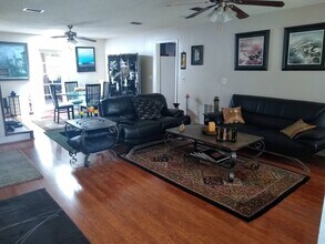 2620 Moody Ave in Orange Park, FL - Foto de edificio - Building Photo