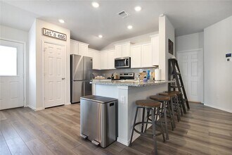 121 Akston Ct in Jarrell, TX - Building Photo - Building Photo