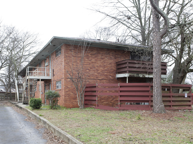 1744 Lyle Ave in College Park, GA - Building Photo - Building Photo