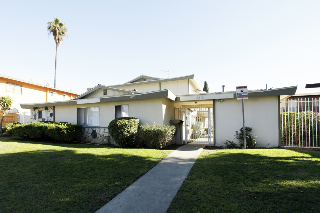 648 Abbey Ln in Pomona, CA - Building Photo