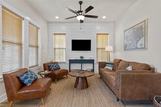 1018 Grant Wood Ave in Driftwood, TX - Building Photo - Building Photo