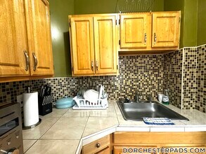 32 Kingsdale St in Boston, MA - Building Photo - Building Photo