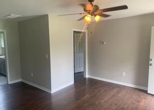 304 S Elm St in Pendleton, SC - Building Photo - Building Photo