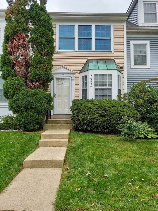 20426 Ambassador Terrace in Germantown, MD - Building Photo