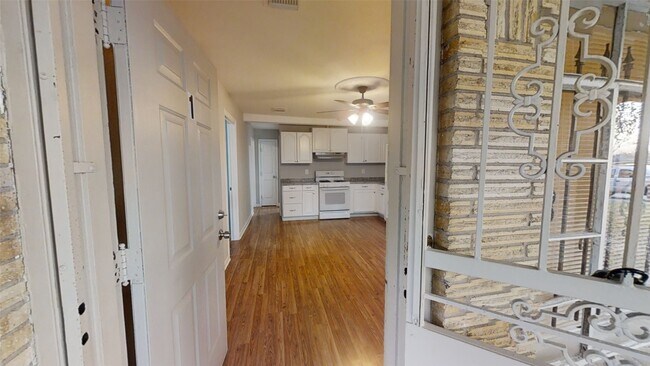 11314 Courtshire in Houston, TX - Building Photo - Building Photo