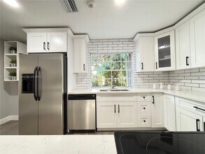 1597 Springside Dr in Weston, FL - Building Photo - Building Photo