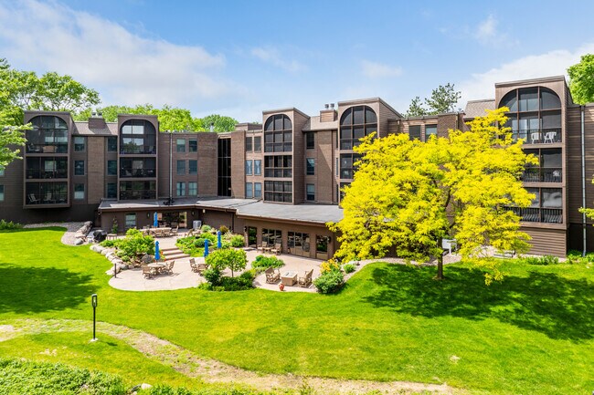 Girard Park West in Minneapolis, MN - Foto de edificio - Building Photo