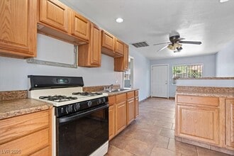 4000 Visby Ln in Las Vegas, NV - Building Photo - Building Photo