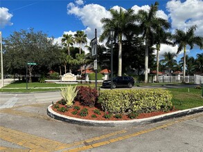 2764 SW 83rd Ave in Miramar, FL - Foto de edificio - Building Photo