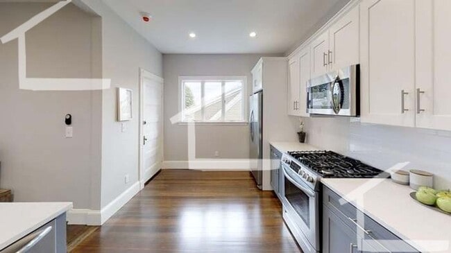 13 Hunnewell Ave in Boston, MA - Building Photo - Building Photo