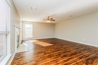 10410 Enchanted in Montgomery, TX - Building Photo - Building Photo