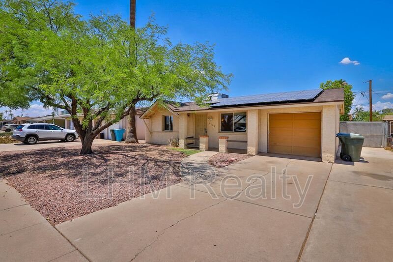 2108 W Laurel Ln Photo