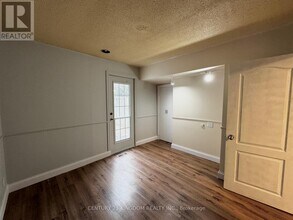 208 Palmerston Ave in Whitby, ON - Building Photo - Building Photo