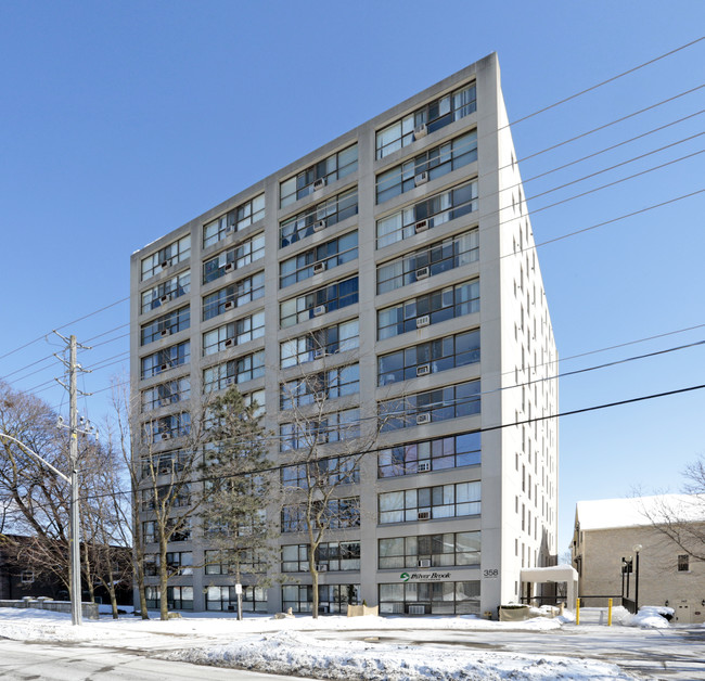 Silver Brook Condominiums in Guelph, ON - Building Photo - Building Photo