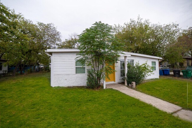 823 N Trinity in San Antonio, TX - Building Photo - Building Photo