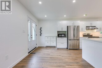 2662 Kinnerton Crescent in Mississauga, ON - Building Photo - Building Photo