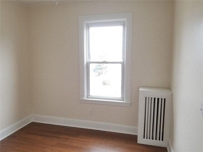 205 Waterman Ave in East Providence, RI - Building Photo - Building Photo