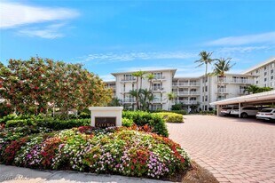 2800 Gulf Shore Blvd N in Naples, FL - Building Photo