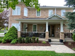 1291 Glenayr Gate in Oakville, ON - Building Photo - Building Photo
