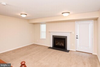 3232 Careysbrook Ct in Waldorf, MD - Foto de edificio - Building Photo