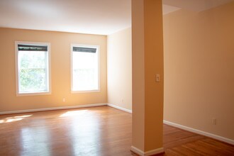 1930 New Hampshire Ave NW, Unit 31 in Washington, DC - Foto de edificio - Building Photo