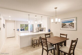3032 Sandpiper Bay Cir in Naples, FL - Building Photo - Building Photo