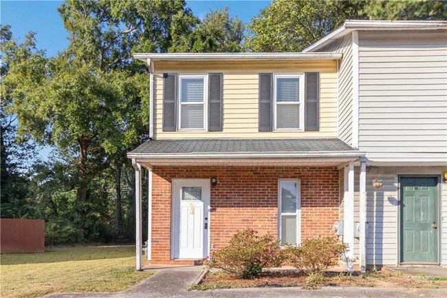 property at 1587 Springleaf Point SE