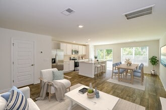 15 Striker Rd in Port Wentworth, GA - Building Photo - Building Photo