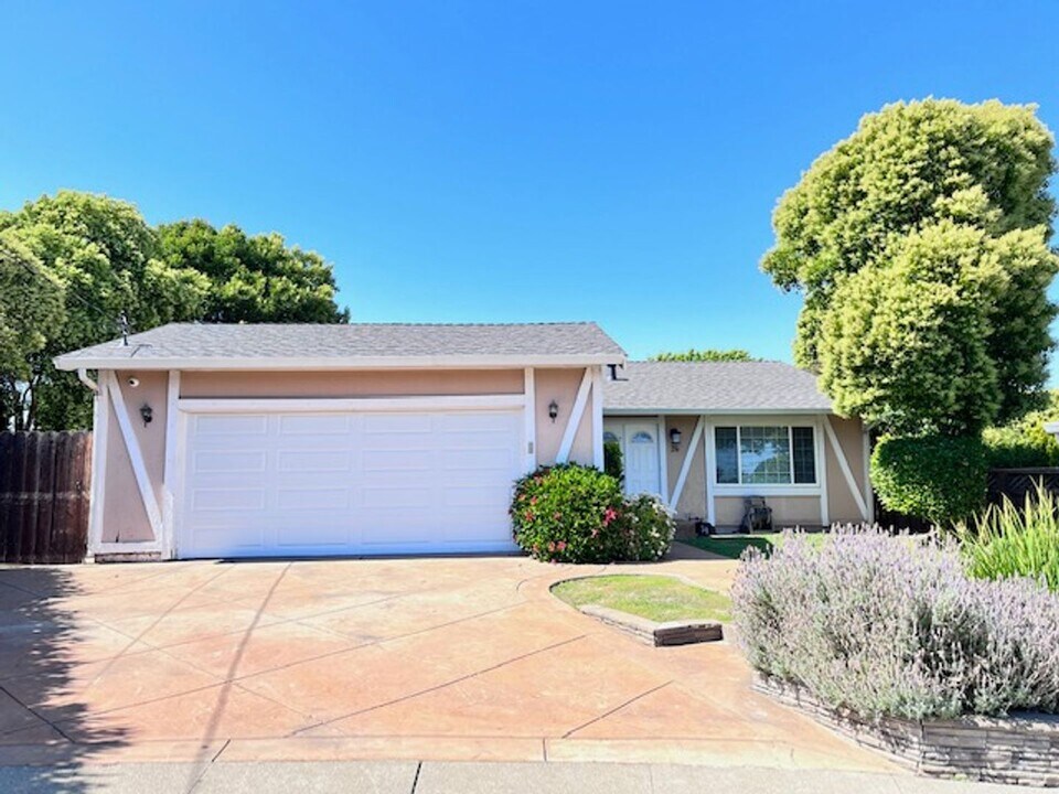 26 Yale Ct in San Ramon, CA - Foto de edificio