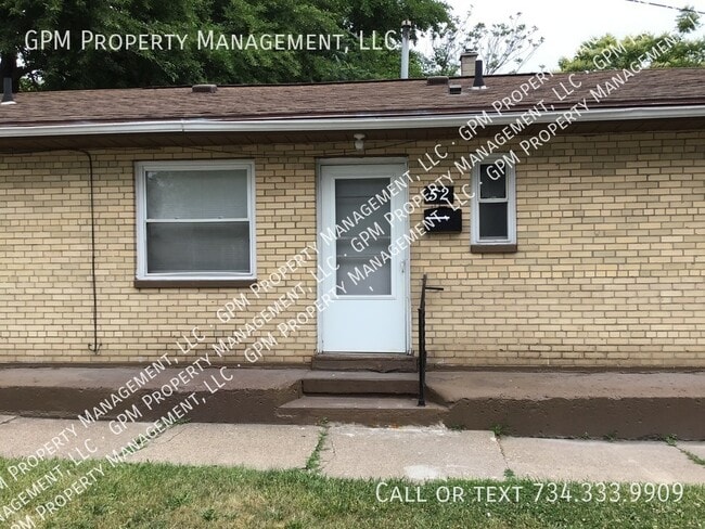 52 W Pleasant St in River Rouge, MI - Building Photo - Building Photo