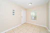 8941 7th Ave in Jacksonville, FL - Foto de edificio - Building Photo