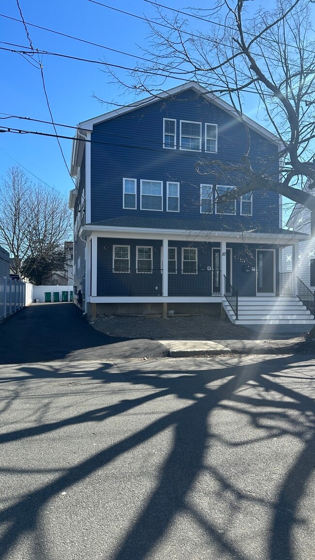 113 Wyman St, Unit #2 in Lynn, MA - Building Photo - Building Photo