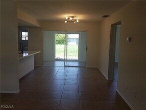 1102 SE 8th Terrace in Cape Coral, FL - Building Photo - Building Photo