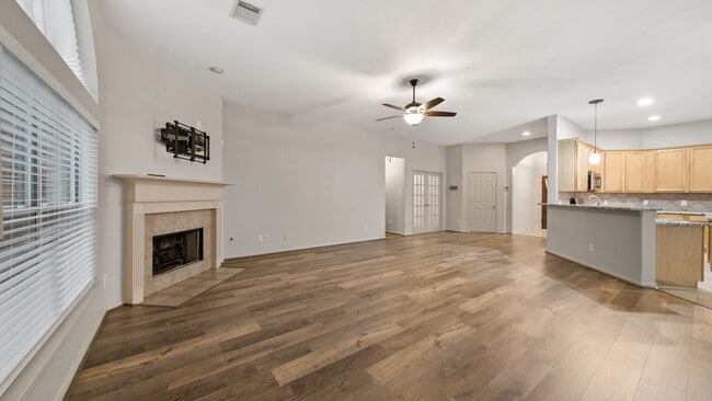 property at 4812 Lakefront Terrace Dr