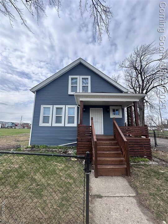 8857 Charlevoix St in Detroit, MI - Building Photo