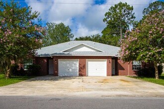 6 Ponderosa Ln in Palm Coast, FL - Building Photo - Building Photo