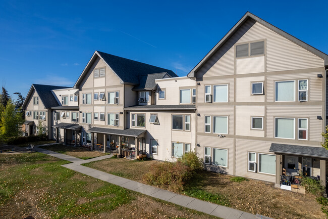 Alice Bissett Place Housing in Calgary, AB - Building Photo - Building Photo