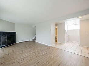 168 Summit View Ct in White Lake, MI - Building Photo - Building Photo