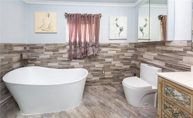 2138 N Frederic St in Burbank, CA - Building Photo - Building Photo