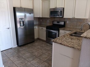 739 Taos Pl SW in Albuquerque, NM - Building Photo - Building Photo