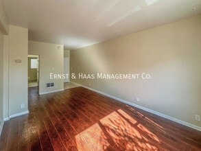 105 Atlantic Ave in Long Beach, CA - Building Photo - Building Photo