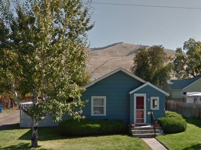 2218 Russell Park W in Missoula, MT - Foto de edificio - Building Photo