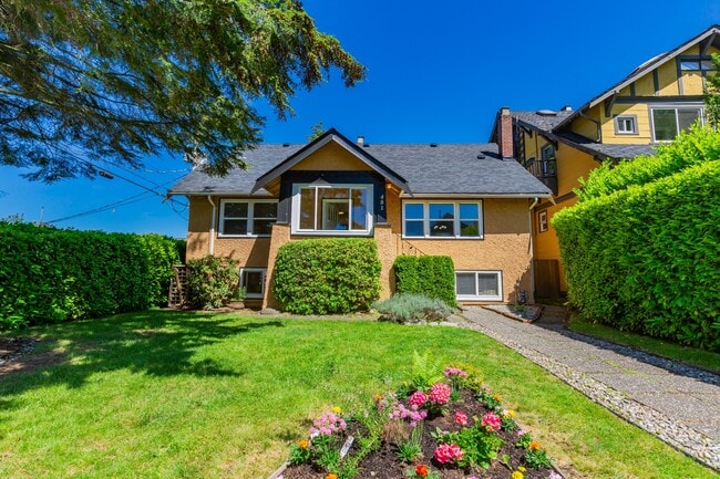 property at 481 W 19th Ave