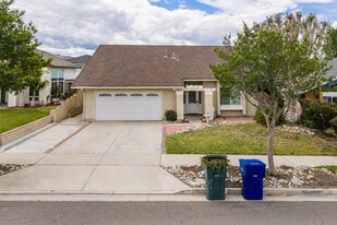 3262 Winnebago Ln in Riverside, CA - Building Photo