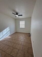 112 Ave O in Johnson City, TX - Building Photo - Building Photo